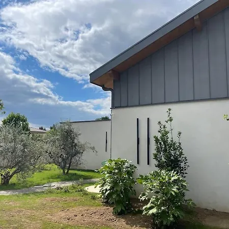 Maison Hana, Piscine Et Climatise, Ecully-lyon Apartmán Écully