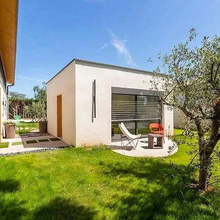 Maison Hana, Piscine Et Climatise, Ecully-lyon * Écully