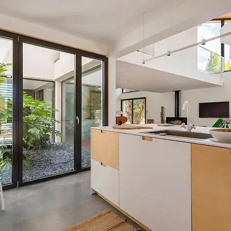 Maison Hana, Piscine Et Climatise, Ecully-lyon * Écully