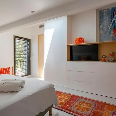 Maison Hana, Piscine Et Climatise, Ecully-lyon * Écully